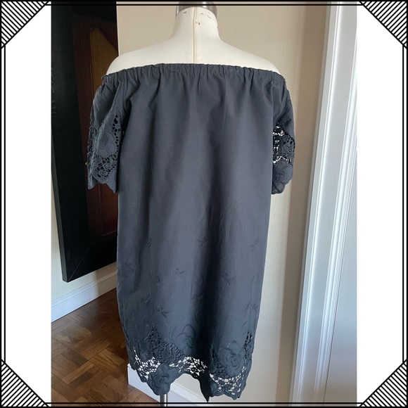 Barney’s NYC fully lined Embroidered, Cotton Sheath Dress. - Picture 2 of 8